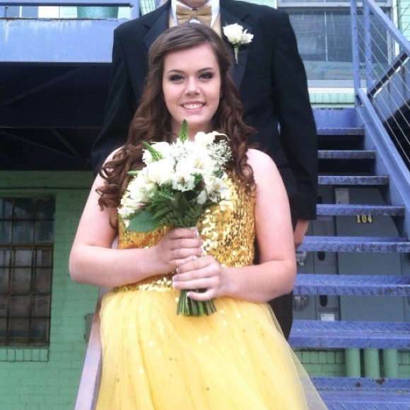 SOLD 🚫🚫 Gold Sparkly Floor Length Prom Dress - Picture 2 of 2