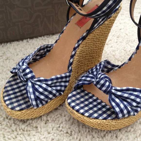 Savannah Checkered Blue and White Plaid Wedges. - Picture 3 of 3