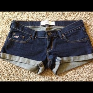 SOLD!!!Hollister size 1/25 denim shorts