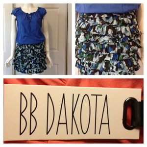 🚫🚫on HoLD🚫🚫🌺BB Dakota Tiered Ruffle Skirt 6🌺