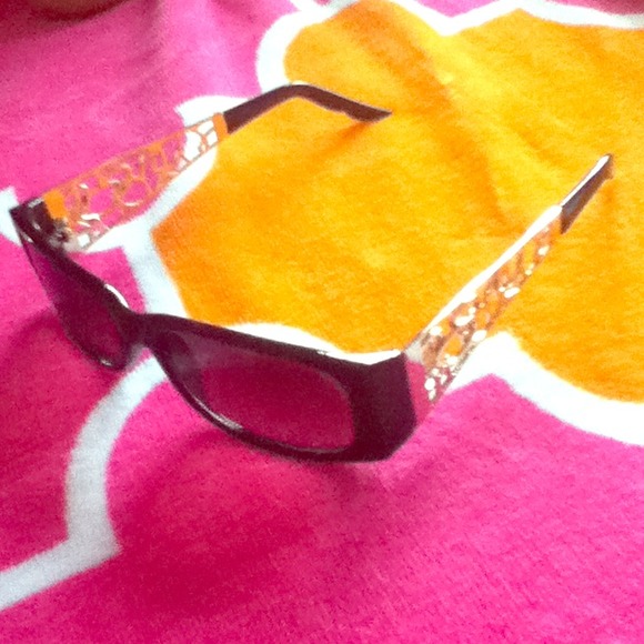 Super cute sunglasses <3<3<3