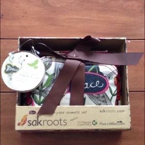 Sakroots (3) cosmetic bags in a set