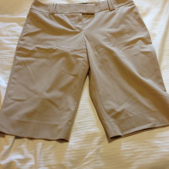 Khaki Colored Bermuda Shorts - Cassidy Fit