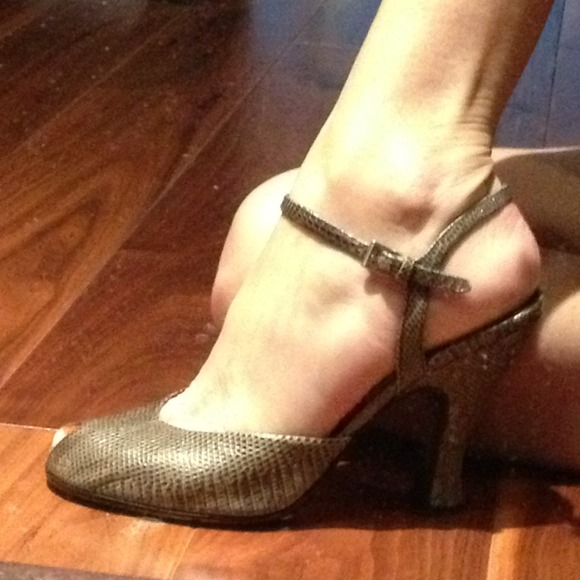 KEEPING - PRADA Ring Lizard peep toe heels
