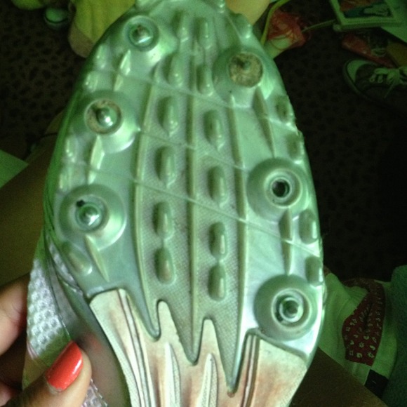 Track shoes - Picture 3 of 3