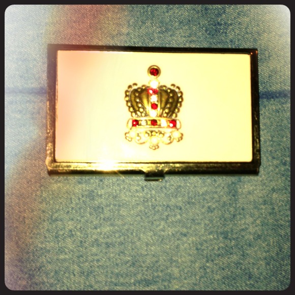 Light pink crown business card holder
