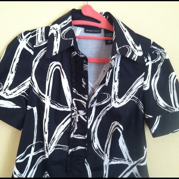 Black and White Collared Dress - Picture 2 of 3