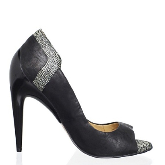 L.A.M.B. Dora Pump - Picture 2 of 4