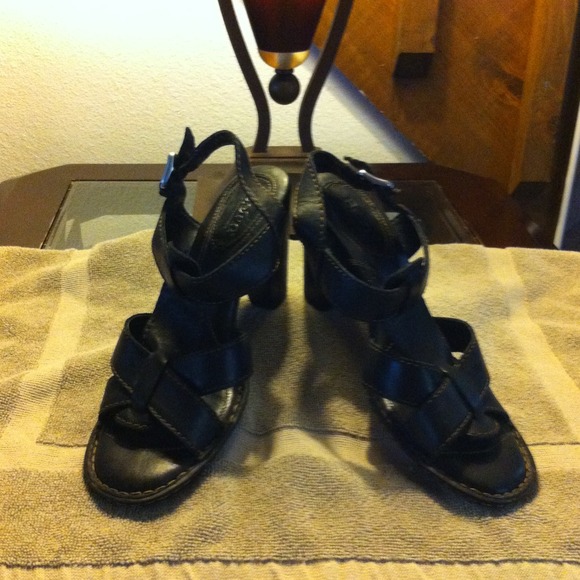 Born leather  heels