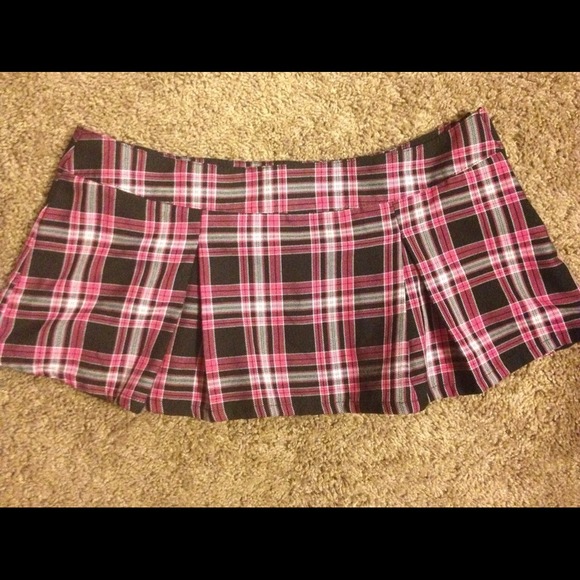 ✂✂Pink and black plaid school girl skirt-Traded
