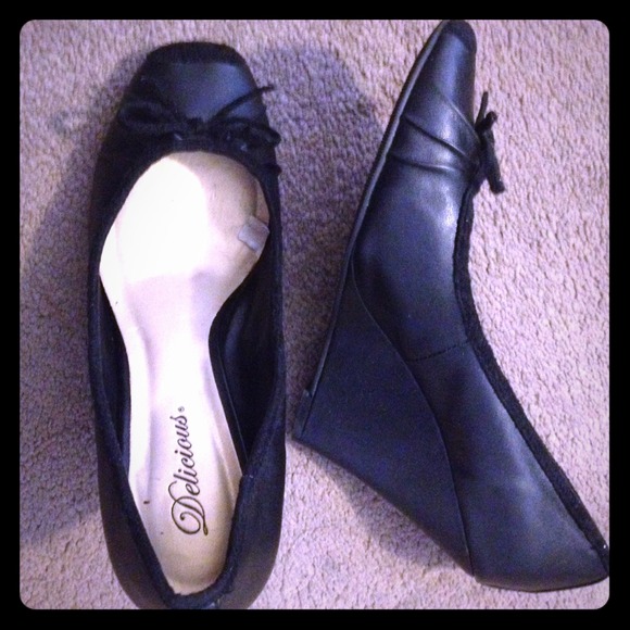 Black ballet wedges
