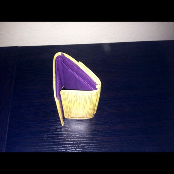 🌷🌷🌷Authentic LV wallet.....Reserved - Picture 2 of 4