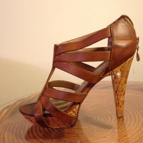 Heels - Picture 3 of 3