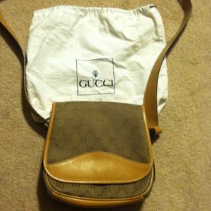 Gucci pocketbook