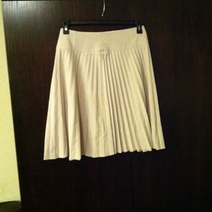 Reserved @renee16238 Worthington tan  skirt❤