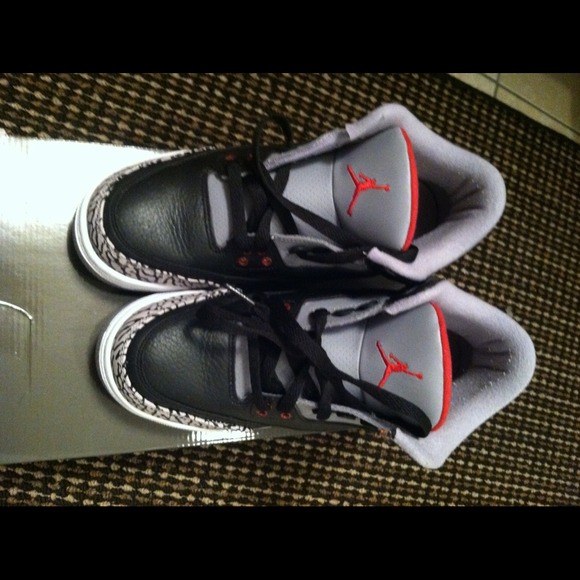 🚫SOLD! Blk Cement 3 size 7 youth