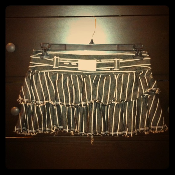 Zara black and white denim ruffled skirt