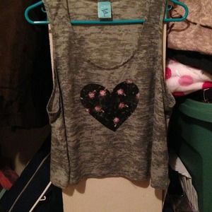 ❌SOLD❌ 💎BUNDLE💎 Cute tank top with heart!