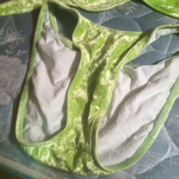Bathing suit - Picture 2 of 3