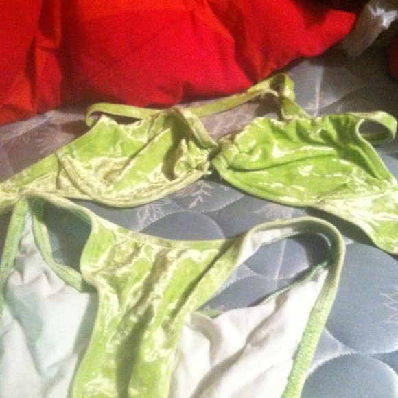 Bathing suit - Picture 3 of 3