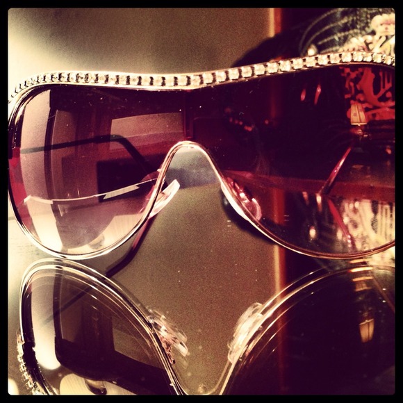 🔱SOLD🔱Bling sunglasses ! Sexy on anybody!
