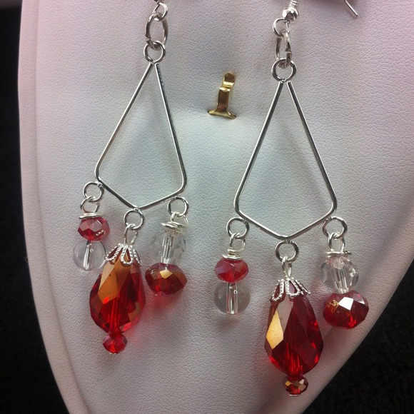 #66. 3 piece  Crystal Teardrop set - Picture 2 of 4