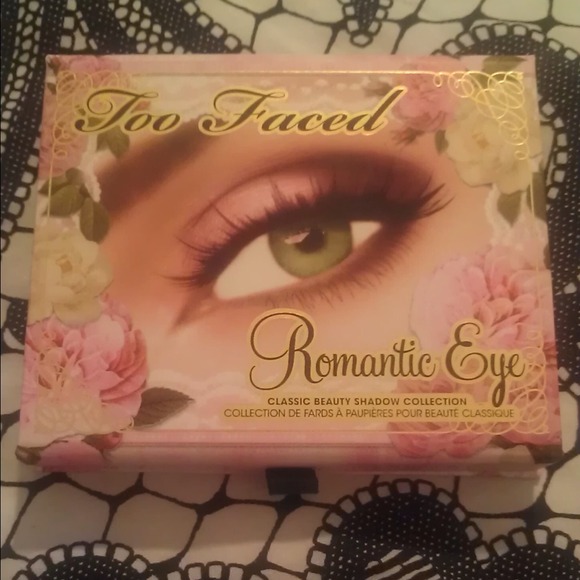 💢Reserved💢 Too Faced Romantic Eye Palette