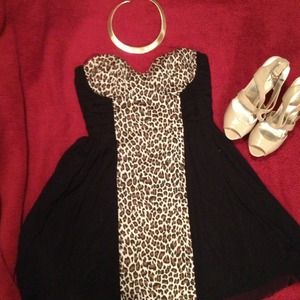 Super cute ASOS strapless flared bottom dress 😍😍
