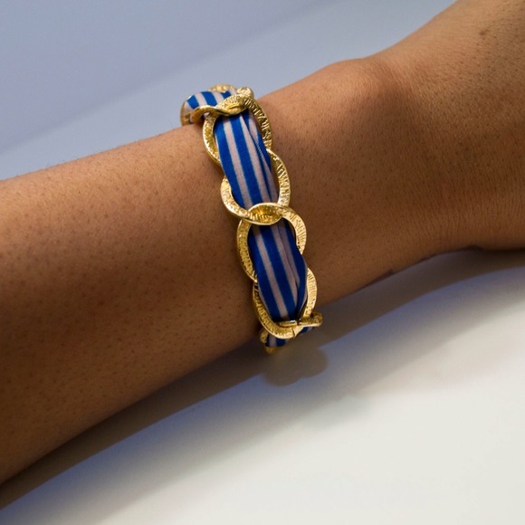 -NEW- Ribbon bracelet - Picture 2 of 3