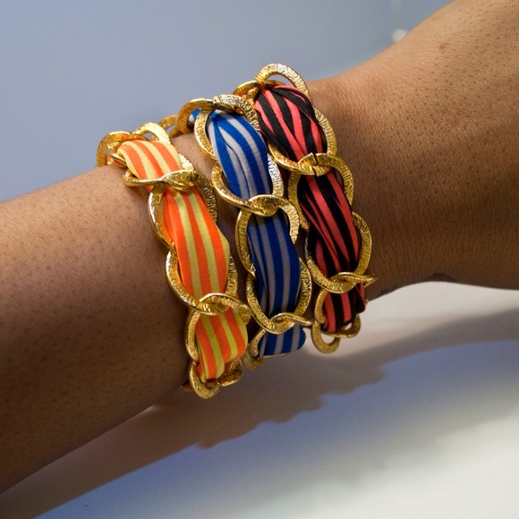 -NEW- Ribbon bracelet - Picture 3 of 3