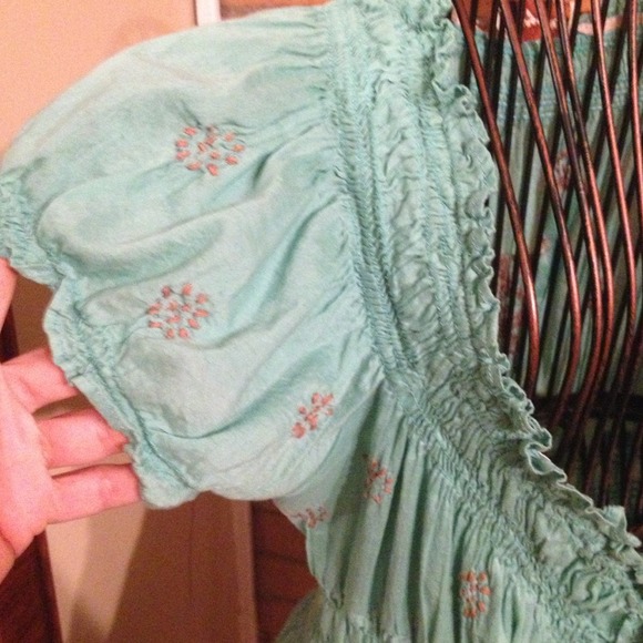 Dress - Picture 3 of 3