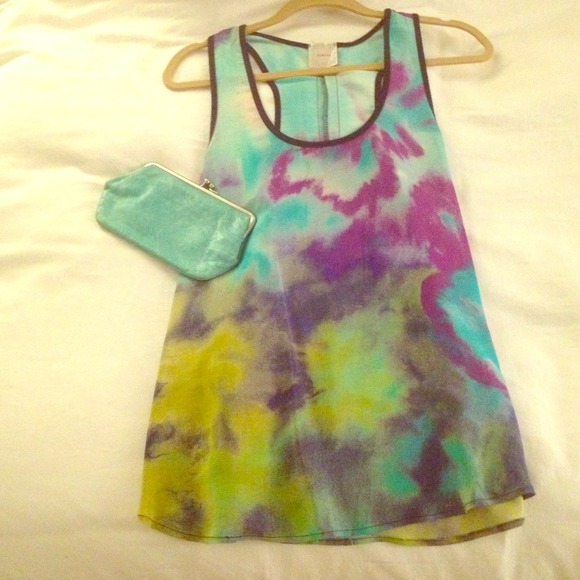 Nymphe Tops - Tie Die Tank and Turquoise Clutch Bundle