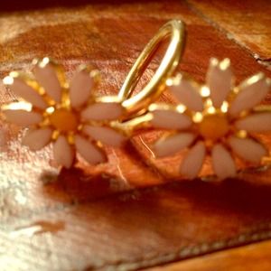 Daisy ring!🌼
