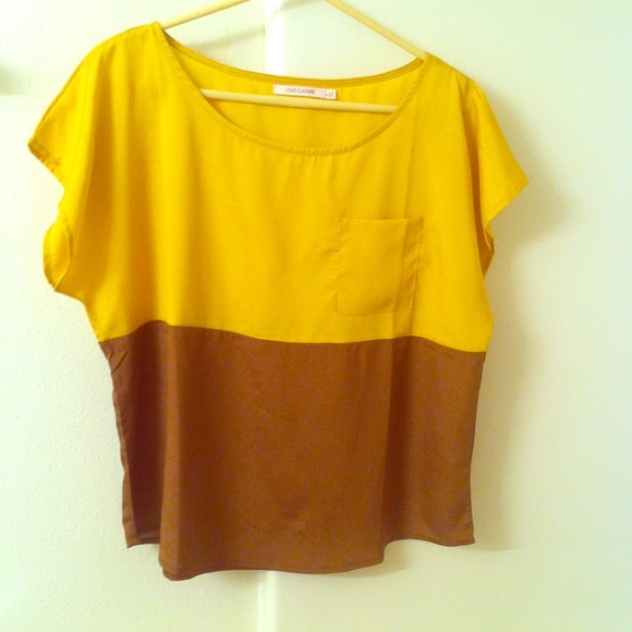 Two tone top. Really cute