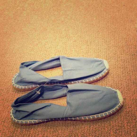 ✔SOLD in bundle - Urban Outfitters slip-ons