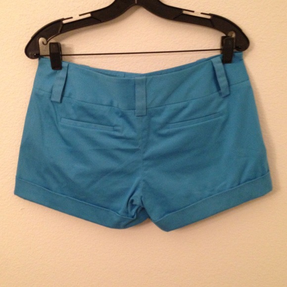 *SOLD* Alice + Olivia shorts - Picture 2 of 2