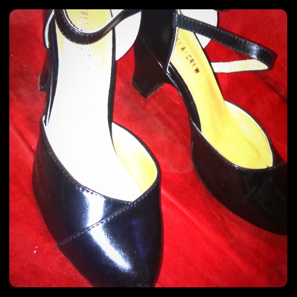 ***+SOLD**Black Chelsea Crew Pumps