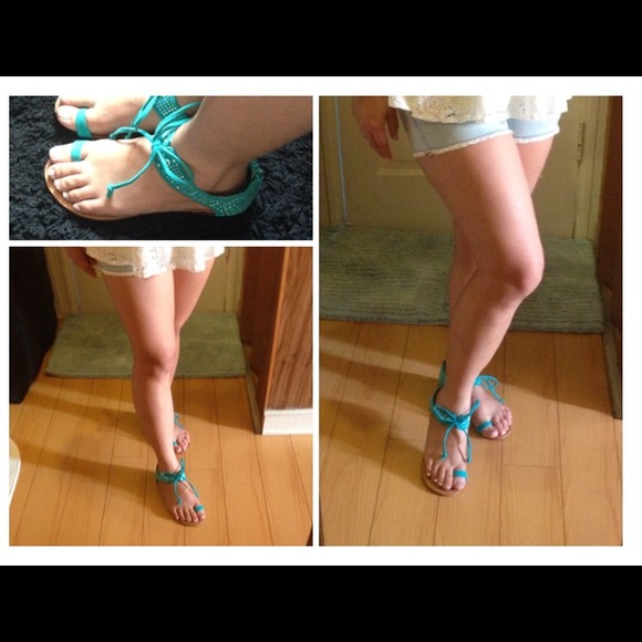 Shoes - Single Toe Sandals