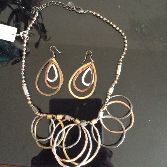 Tri color necklace and earrings