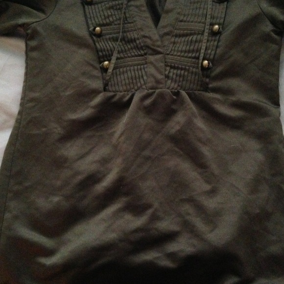 Dark green shirt w/ military style buttons - Picture 3 of 3