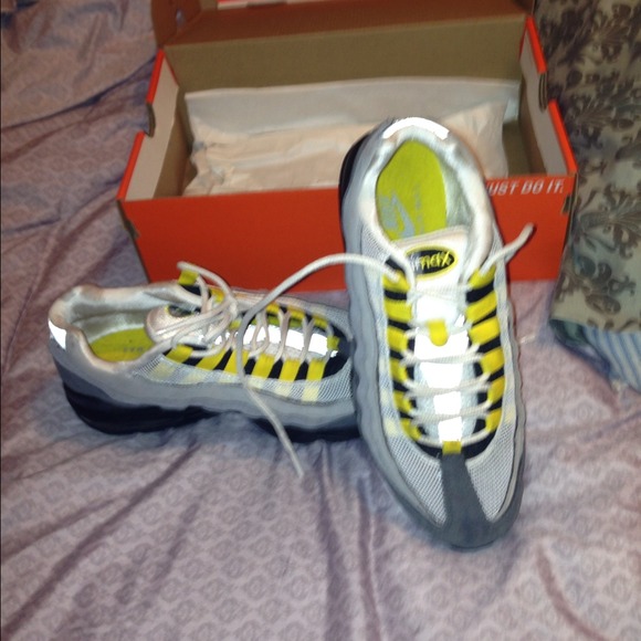 NIKE AIRMAX SNEAKERS