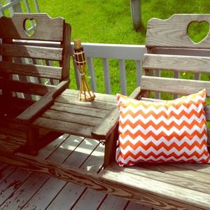 Adorable indoor/ outdoor chevron pillow :)