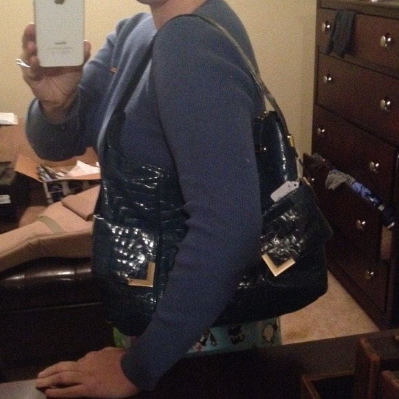 Reduced!! Patent leather Michael Kors hobo bag! - Picture 3 of 4