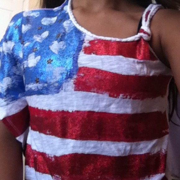 A super cute shirt great for the 4 of July!!