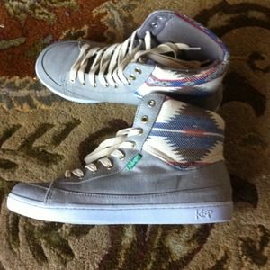 High top Keep shoes women's size 7, men's size 5.5