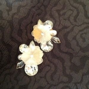Crystal flower earrings
