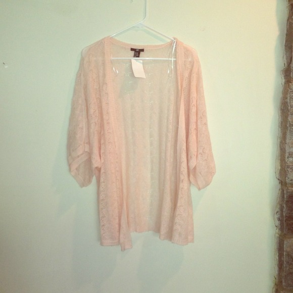 Quarter sleeve cardigan