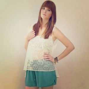 NWT high/low skull top