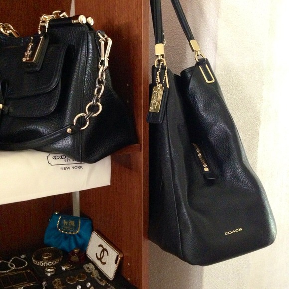 Coach Black and Gold Phoebe Purse Pictures :) <3 - Picture 1 of 4