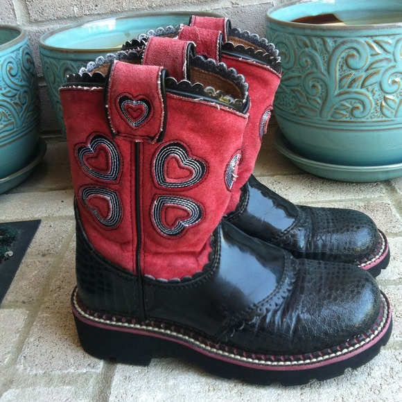 fat girl cowboy boots